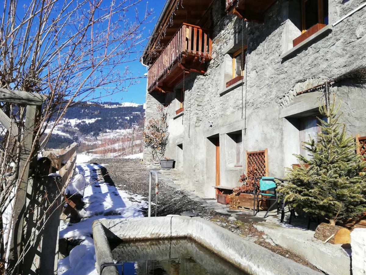 Spa Et Romance A Molliebon Seez Exterior photo